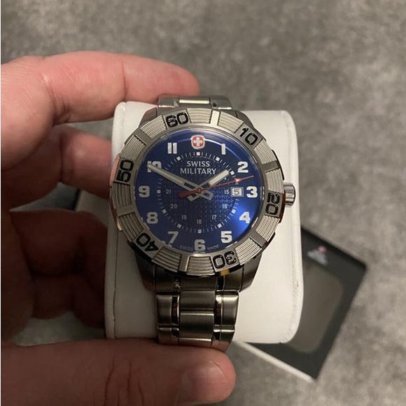 Watch, Wenger - Picture 4 of 4